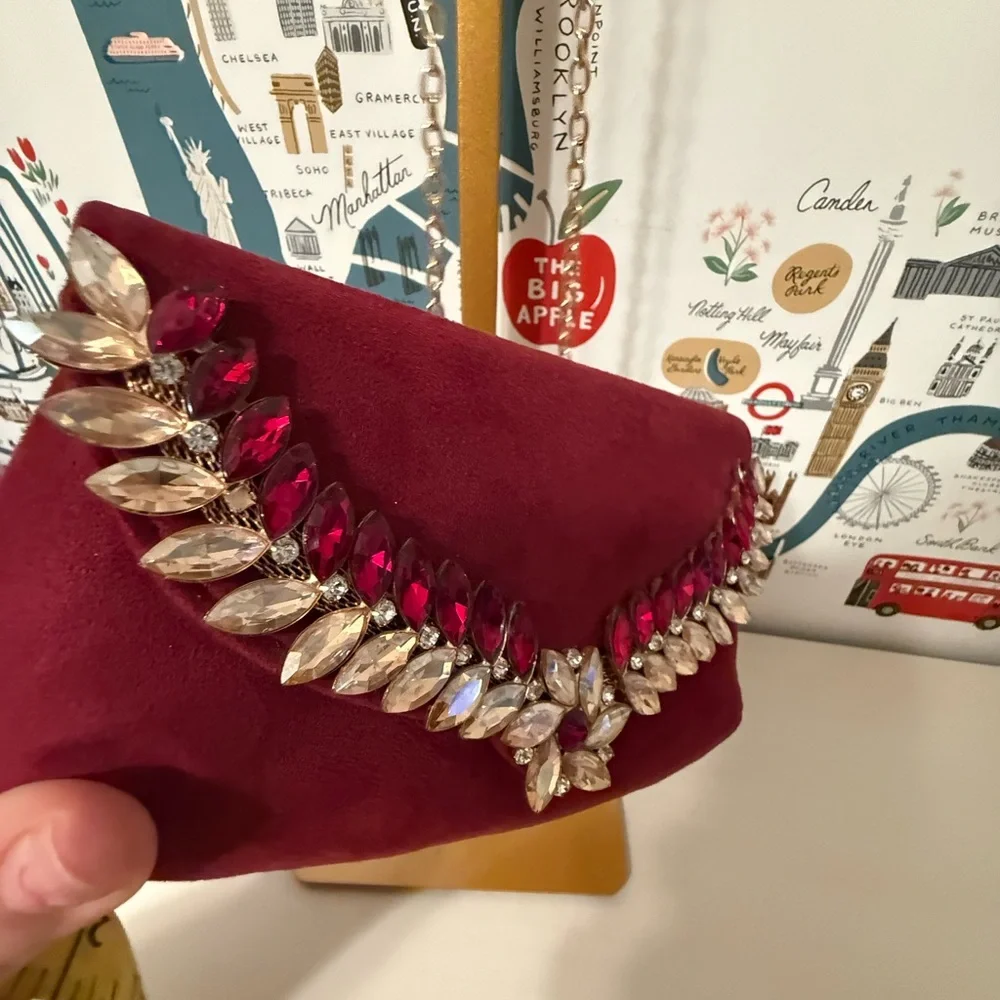 Elegant Red Suede Clutch with Crystal Accents‎
